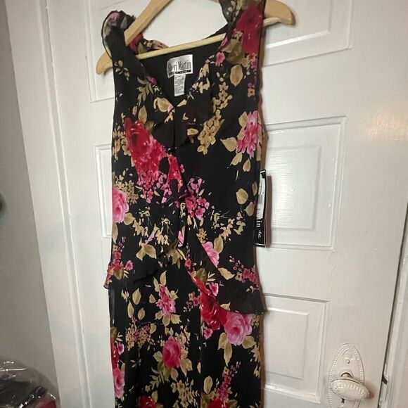 NWTs Sheri Martin Flattering Floral Ruffle Dress Size 16 - Picture 7 of 14